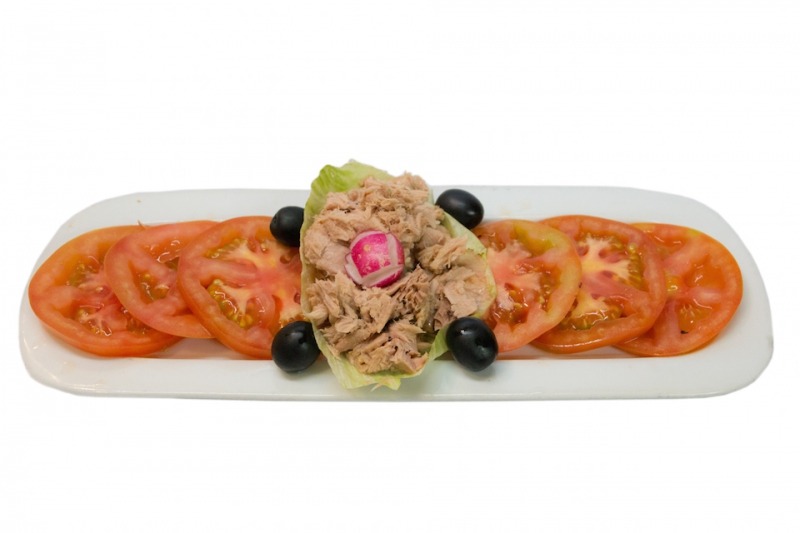 Ensalada tomate y atún