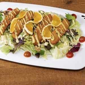 Chicken salad with fig sauce